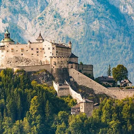 Hallerhaus Semesterbostad